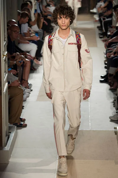 Look 21